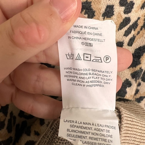 J. Crew 100% Merino Wool Animal Print Crewneck Sweater Sz S - Picture 7 of 8